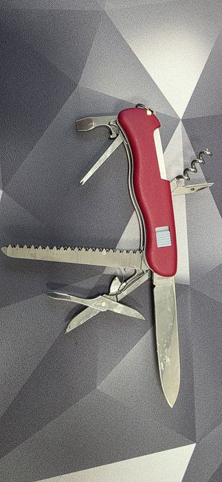 Victorinox Outrider red używany