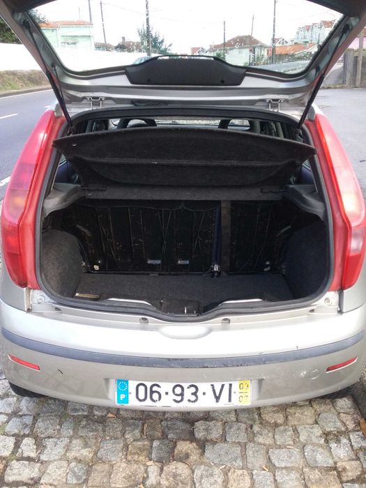 Vende-se FIAT Punto II 1.2 60 - 07/2003