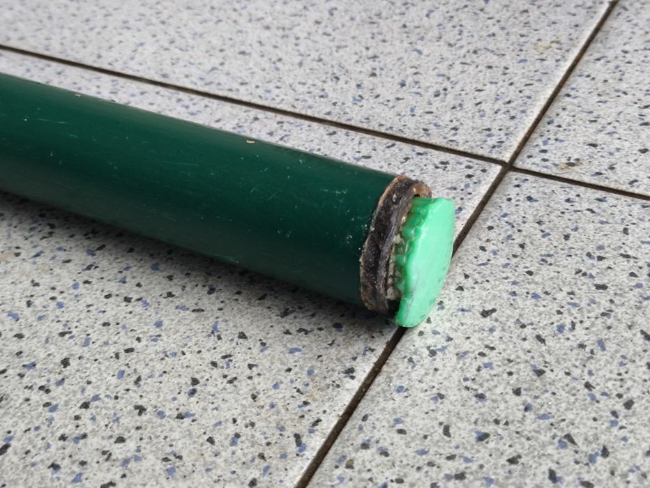Tubo de Ferro  [~395cm × 5cm]