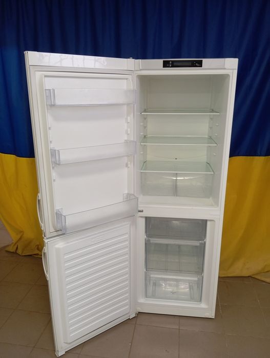 Холодильник Electrolux EN3200JHW