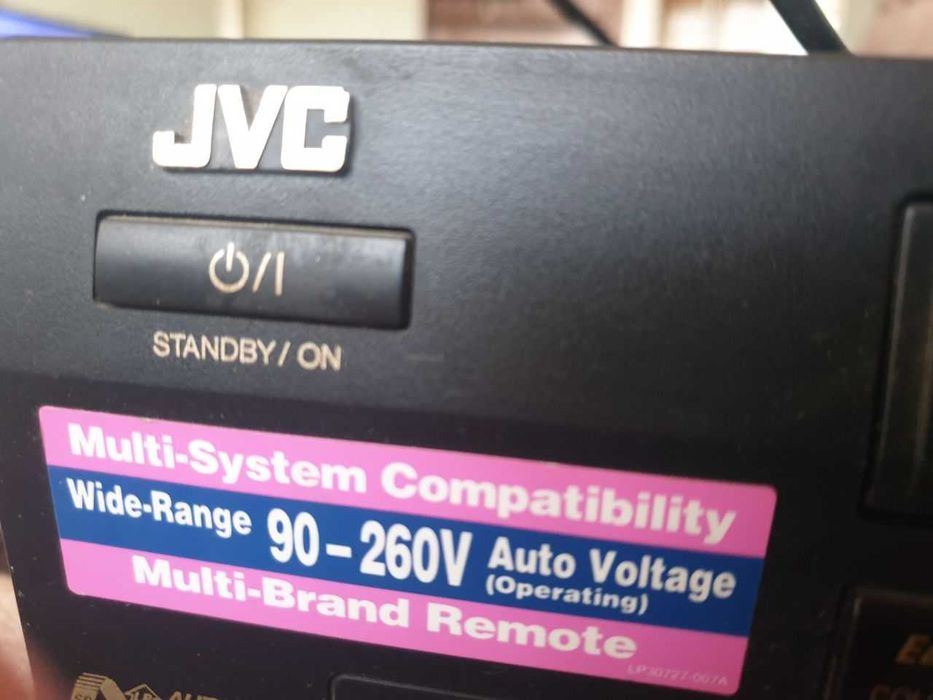 Відеомагнітофон JVC