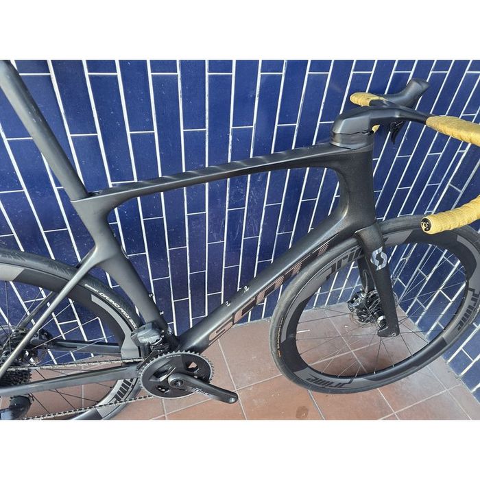 Scott foil xl com axs e rodas carbono