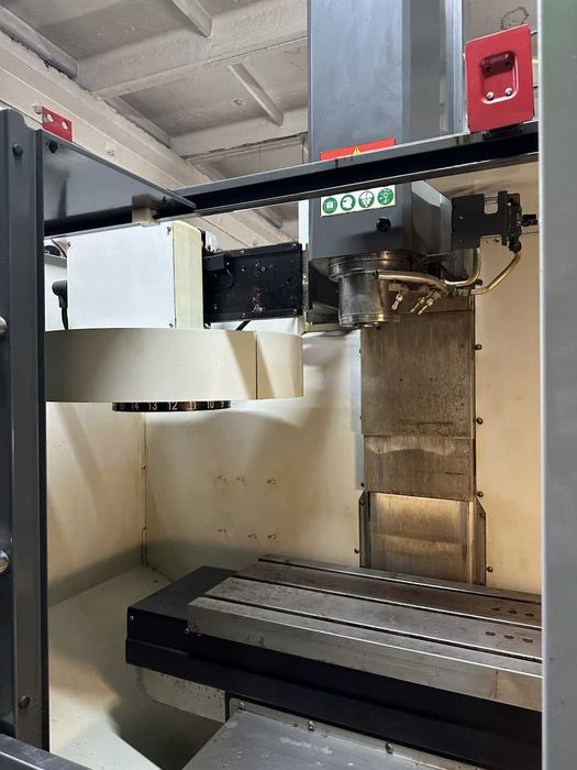 Фрезерний верстат з ЧПУ Haas Super Mini Mill 2 фрезерний станок