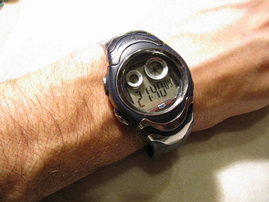 Часы электронные SLIMSTAR в ударопрочном корпусе, водозащита WR-30