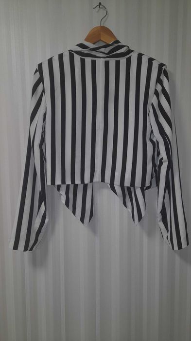 Жіночий вкорочений жакет H&M