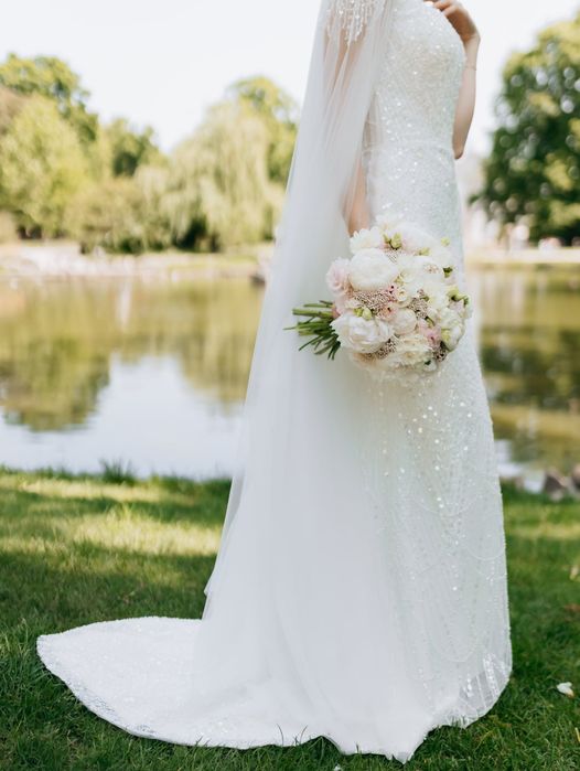 luksusową suknię ślubną