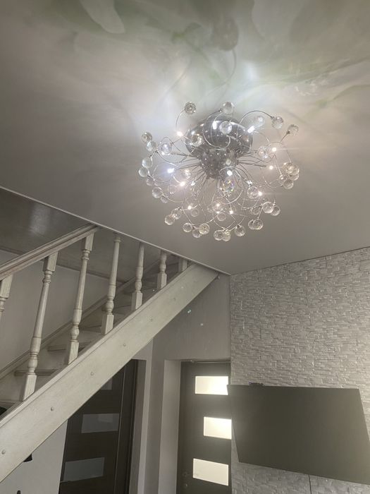 Люстра в хорошому стані