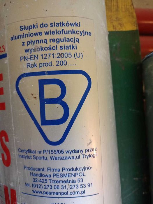 Siatkówka - słupki aluminiowe do piłki siatkowej z siatką (1 komplet) - 300,00 zł.