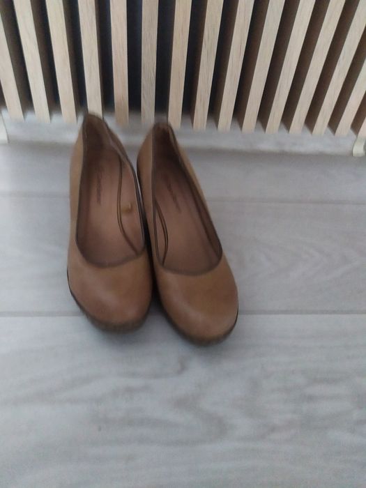 Damskie buty na koturnie rozmiar 38