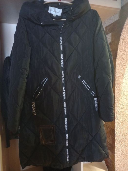 Куртка зимова за 800 у дуже хорошому стані