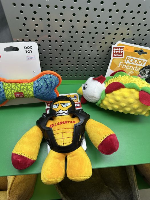 Іграшки для собак і котів