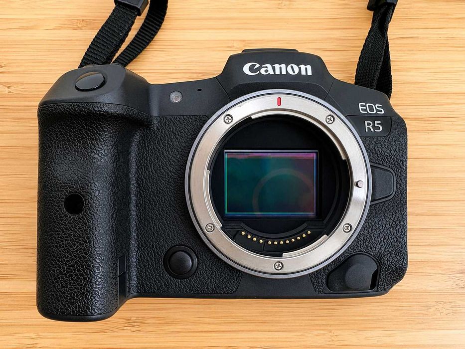 Canon EOS R5 BODY — idealny stan, 45 095 klatek, 2 oryginalne baterie
