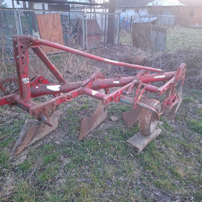 Sprzedam URSUS  C385 i pług