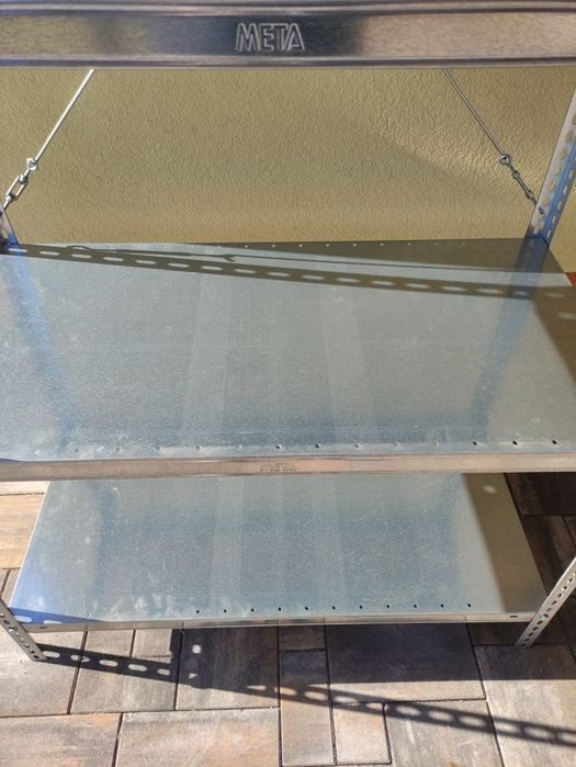 Regały półkowe do garażu