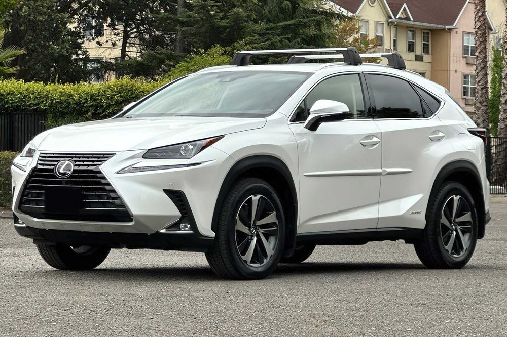 Lexus NX 300h      2021