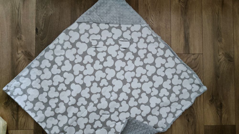 Paka MIX Kocyk do fotelika, buciki, skarpetki, prześcieradło paczka ró