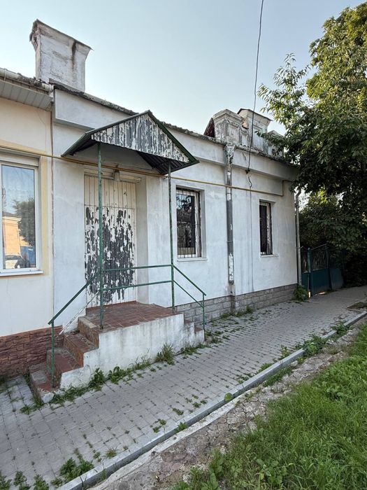 Продам частину будинку в центрі