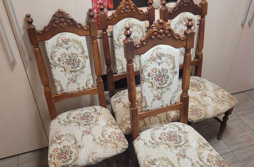 6 drewnianych  krzeseł PRL do jadalni Swarzędz