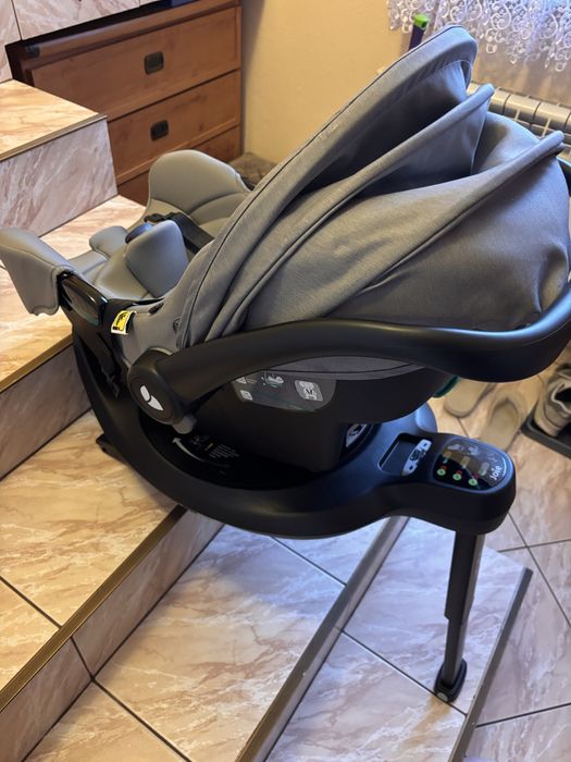 Fotelik Joie i-Snug 2 z obrotową bazą