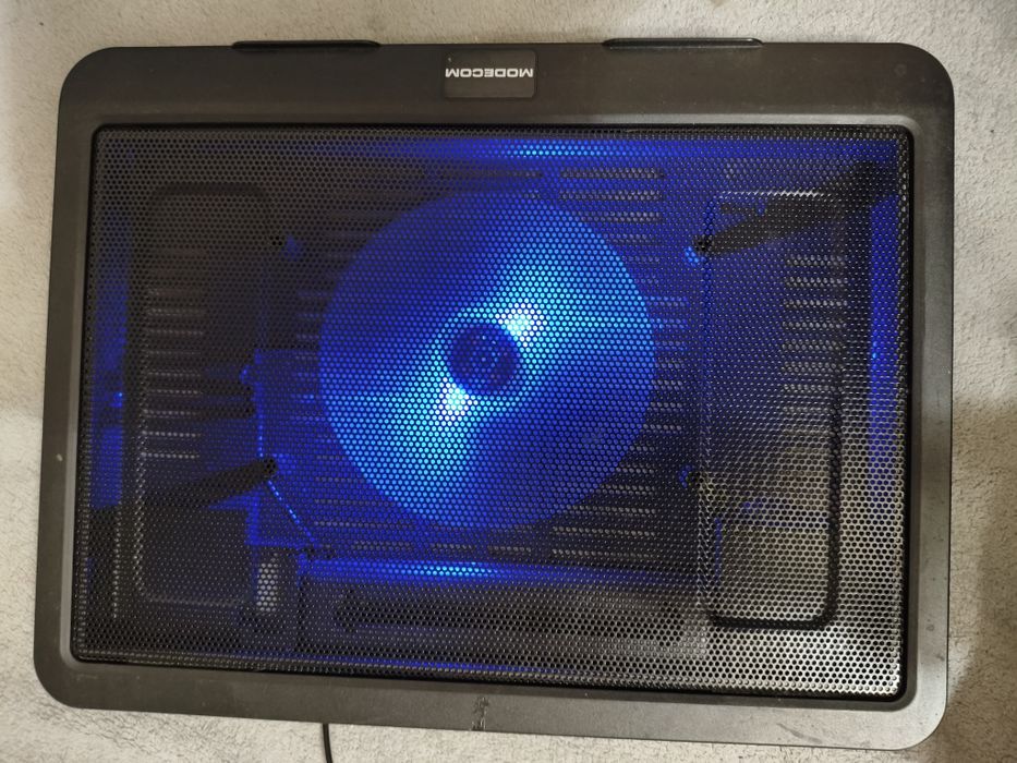 Podstawka pod laptopa Modecom bardzo cicha chłodzenie i podświetlenie