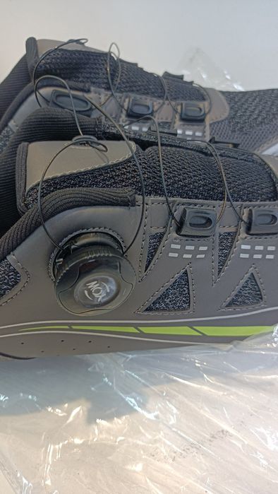 Sapatos BTT 42 cinza