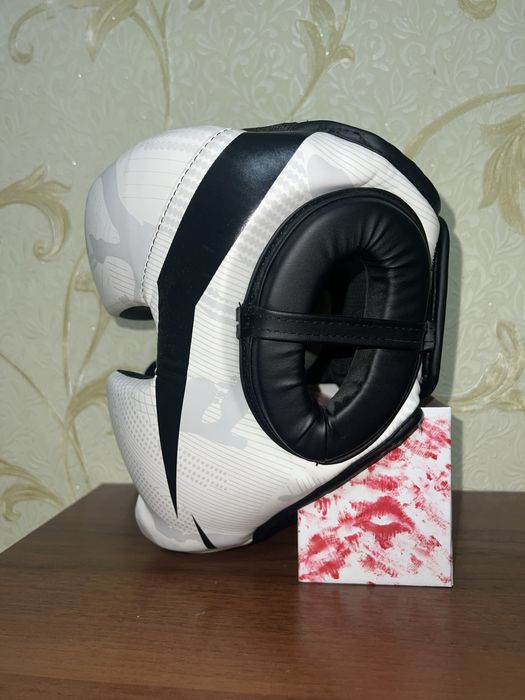 Шолом Venum розмір M-L , шолом Venum дизайн з сіткою для єдиноборств