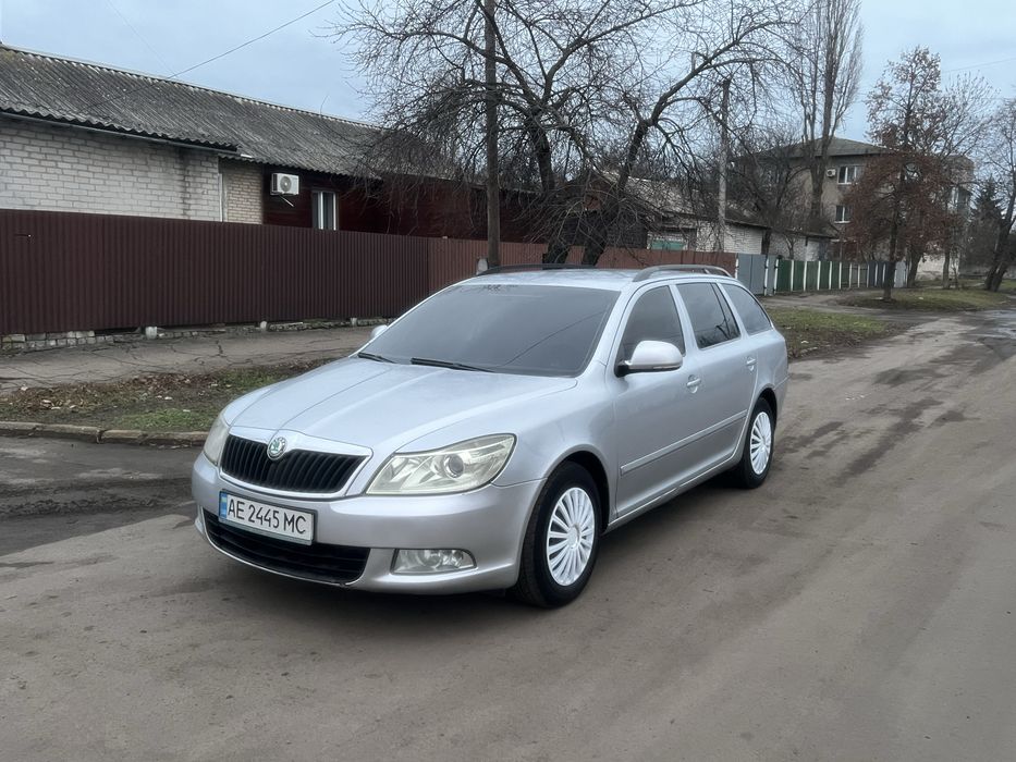 Шкода в отличном состоянии!
Мотор работает идеально !
Коробка и сцепление идеально!
Климат работает !
Ходовая сделана !
Салон чистый и опрятный !
Оформление любое !
Обмен !