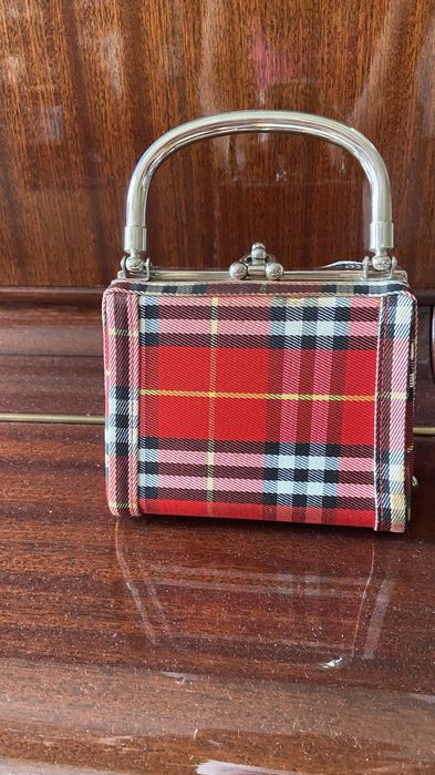 Torebka kuferek w kratke