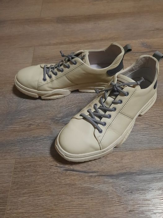 Шкіряні туфлі для підлітка