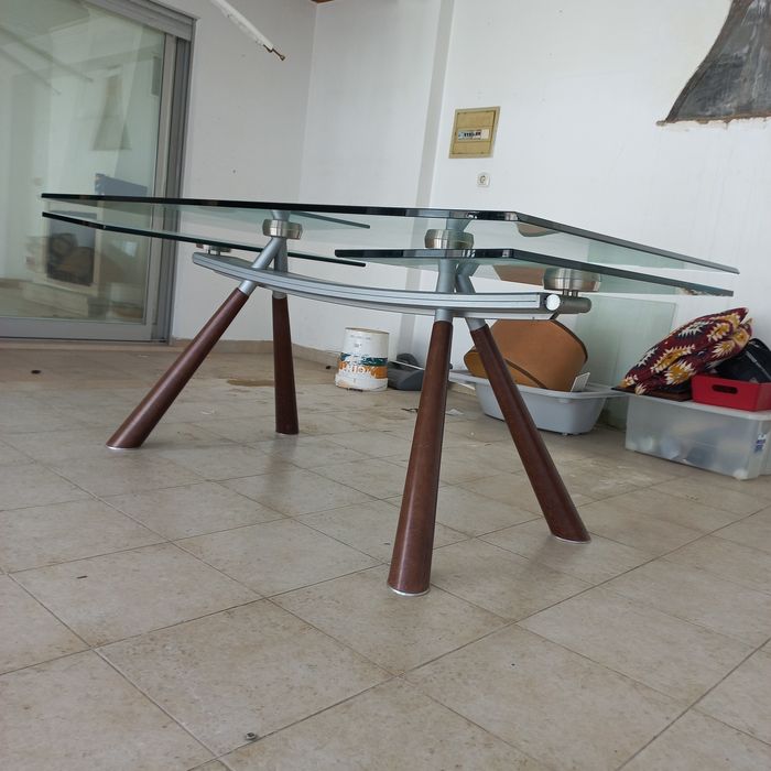 Mesa de vidro estilo italiano extensível