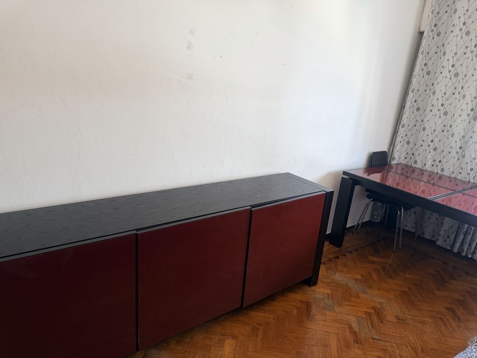 Mesa 6 cadeiras extensivel e aparador