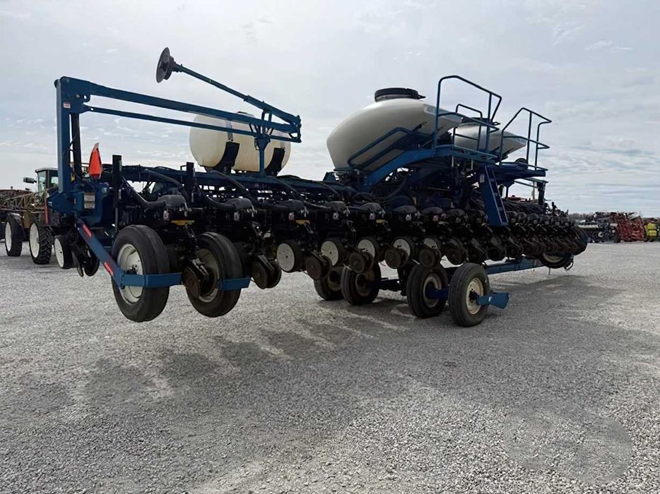 Kinze       3660 2010
