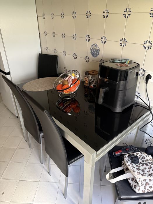 Conjunto 4 cadeiras + mesa de cozinha extensivel