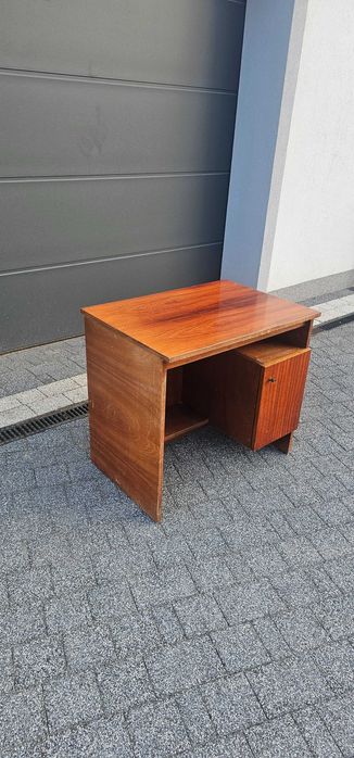 Małe  Biurko PRL bardzo funkcjonalne