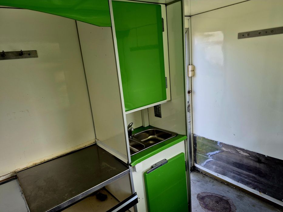 Food Truck Samochód Gastronomiczny Lada Chłodnicza Auto Sklep KAT ,B'