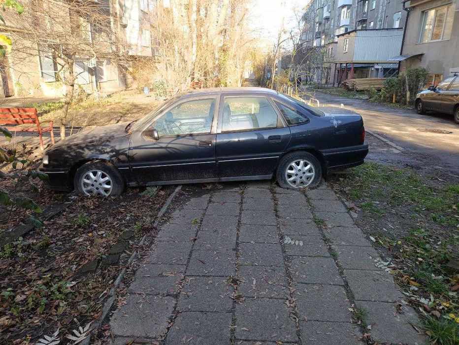 Продам опель вектра 1993 года  недорого 40000