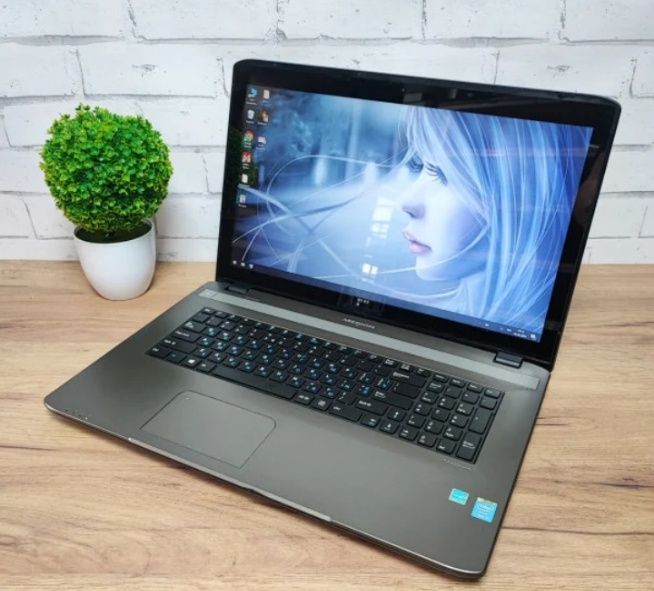 Немецкий Сенсорный Ноутбук Medion Akoya E7228Т  (17.3 дюйма)