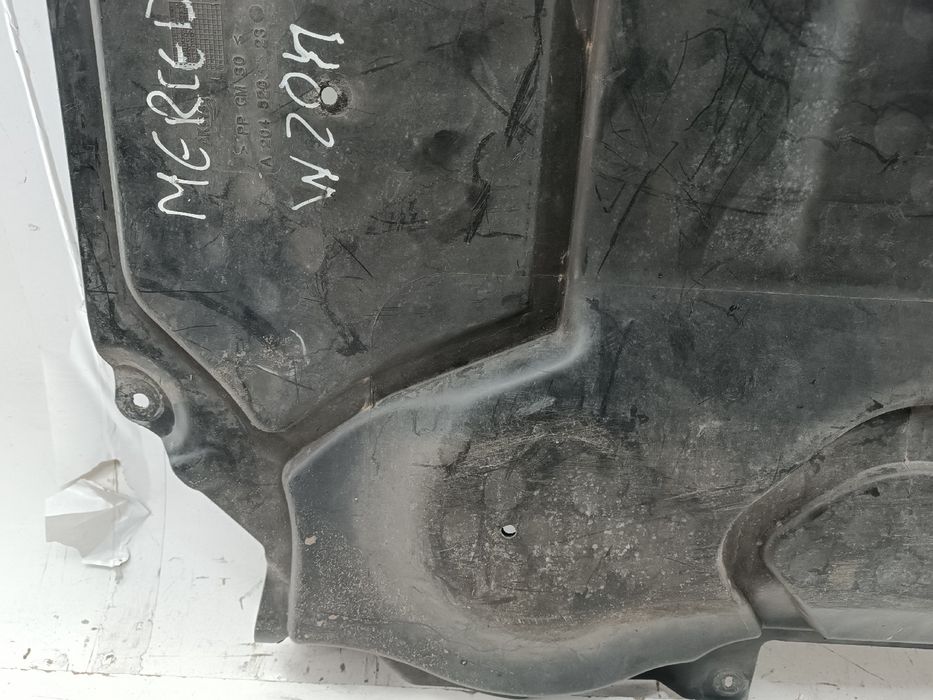 Proteção inferior de carroçaria - MERCEDES-BENZ C-CLASS (W204) | 07 - 15