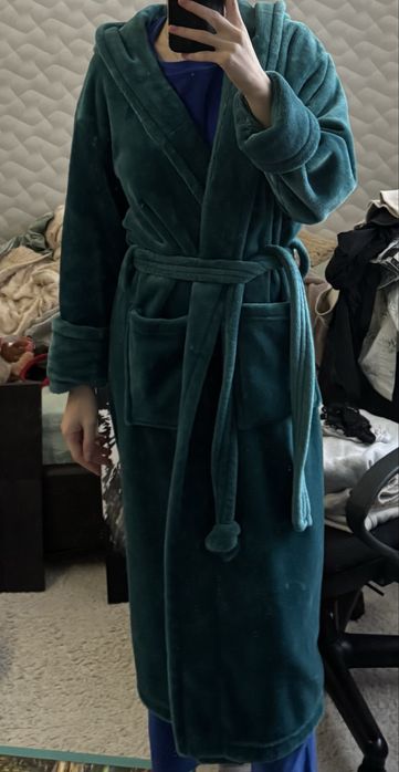 Новый халат s-m, з капішоном