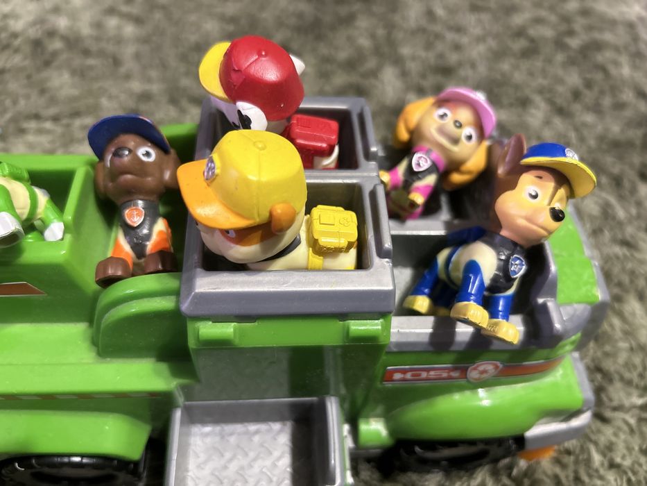 Psi patrol Ultimate rescue vehicle  i 6 pieskow