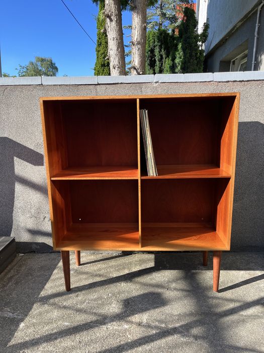 Skandynawski tekowy regał na winyle dekoracje Dania lata 80 vintage