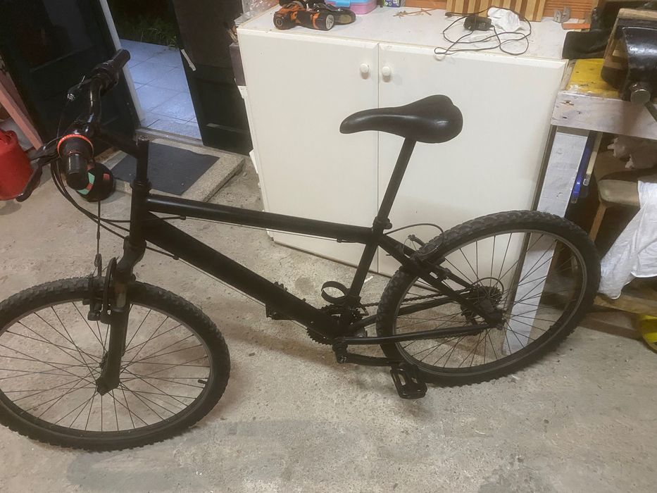 Bicicleta preta usada