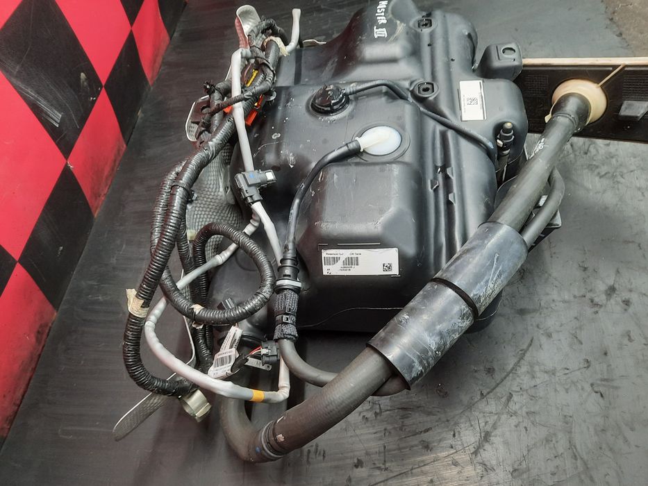 Depósito AdBlue RENAULT Master III Chassis (EV/HV/UV)