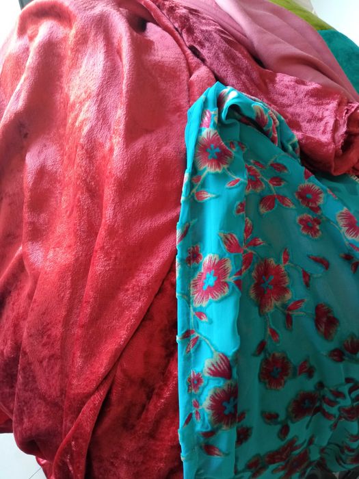 Curtains and Bedspread64751425414017121