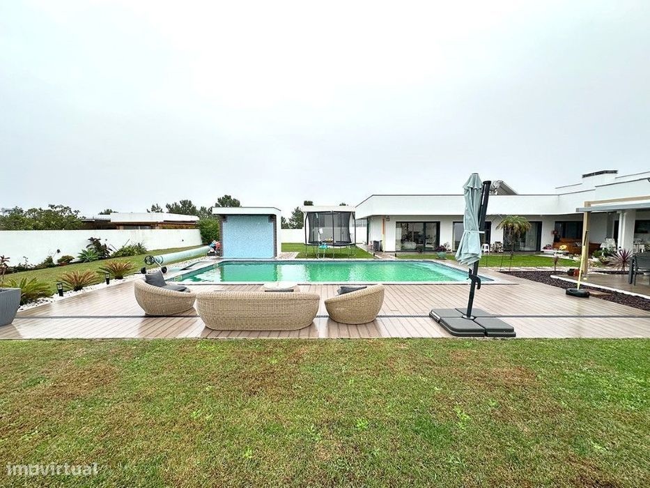 Moradia Térrea de Luxo a Venda na Vila Alegre, Fernão Ferro