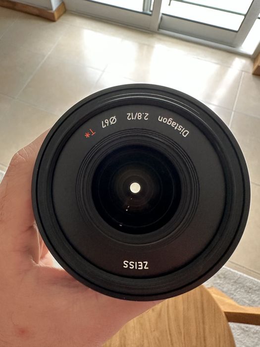 Zeiss Touit 12mm f2.8 - Fujifilm X Fit