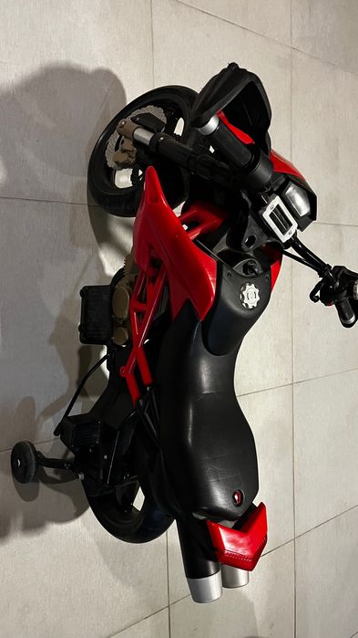 Mota criança bateria