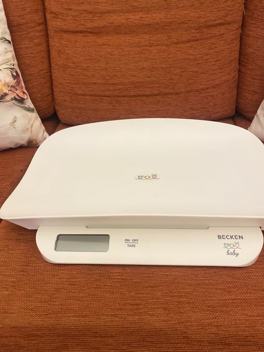 Balança Digital de Bebé BECKEN Baby BCS-2973 (Evolutiva | Até 20kg | Branco) - 25€