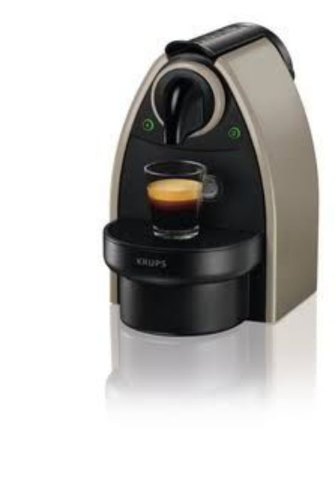 Maquina de café nespresso Krups XN 2140 ( para peças)