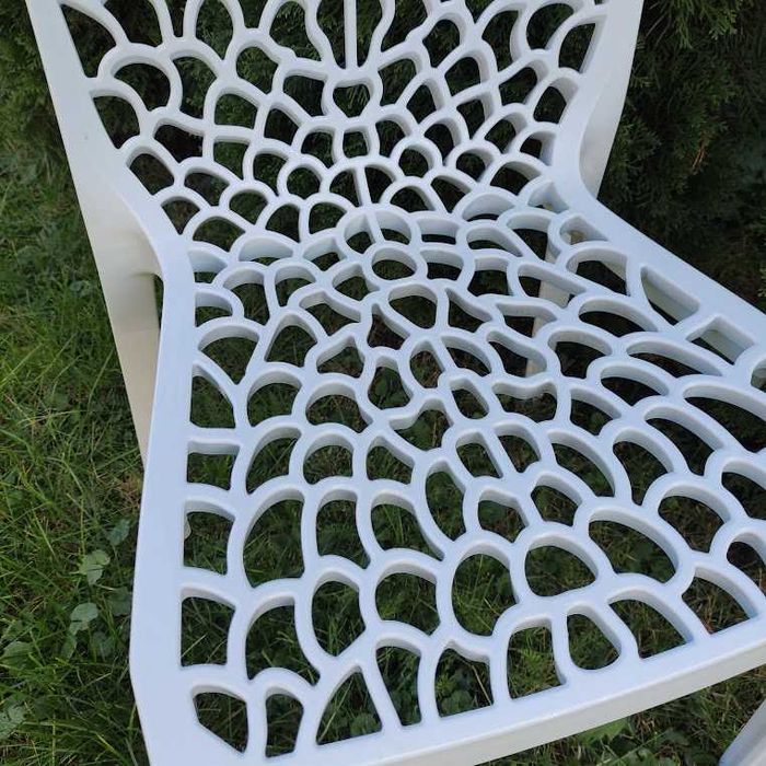 Krzesło ażurowe białe stan bardzo dobry